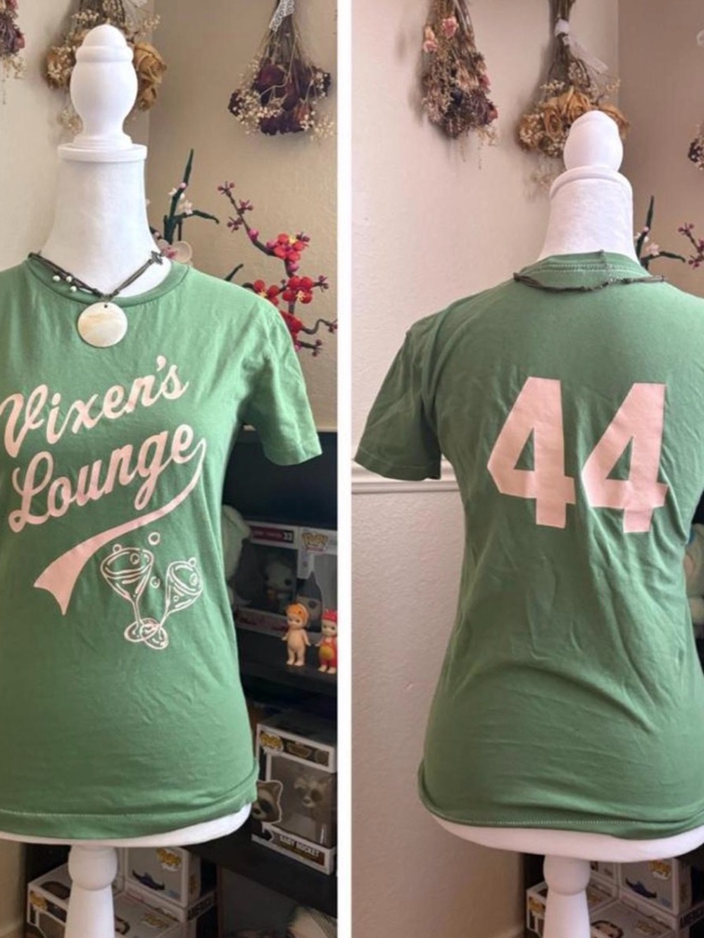 American Eagle Outfitters Green Short Sleeve Graphic Tee with Cream Print